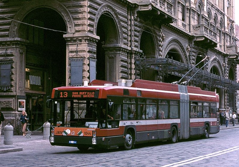 Foto generica di un atobus a Bologna